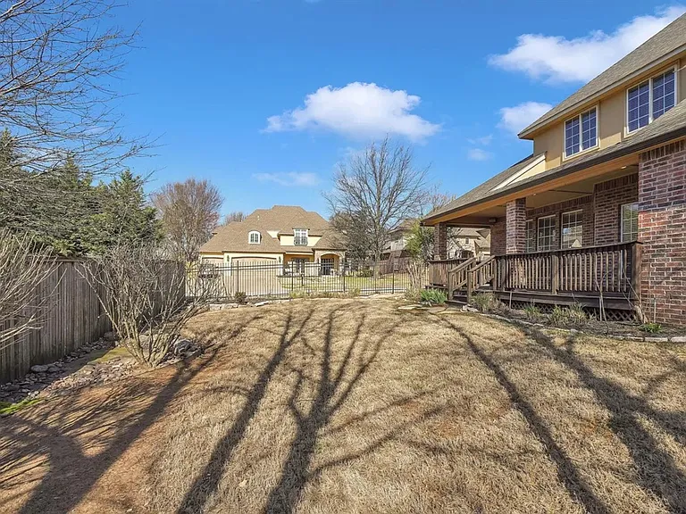 10522 S 92nd East Cir — Photo 25
