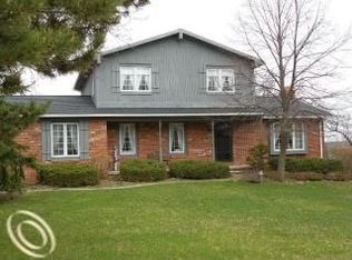 9585 Ridge Top Trl, Clarkston, MI 48348