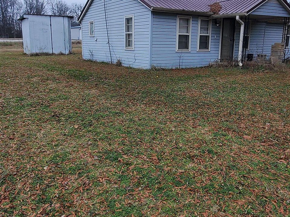 2nd image of 161 E Pine St