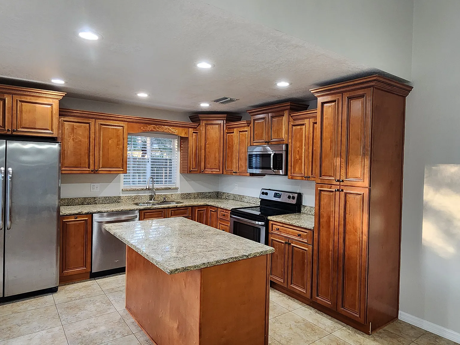 3 bed, 1513 sqft, $2,250 — Photo 3