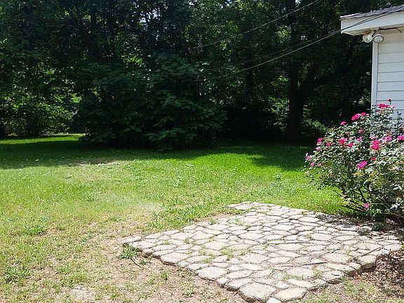 4th image of 1220 Elsa Jane St