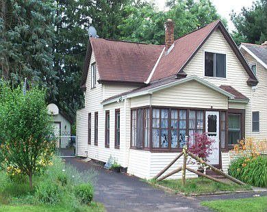 2nd image of 1881 Tower Ave