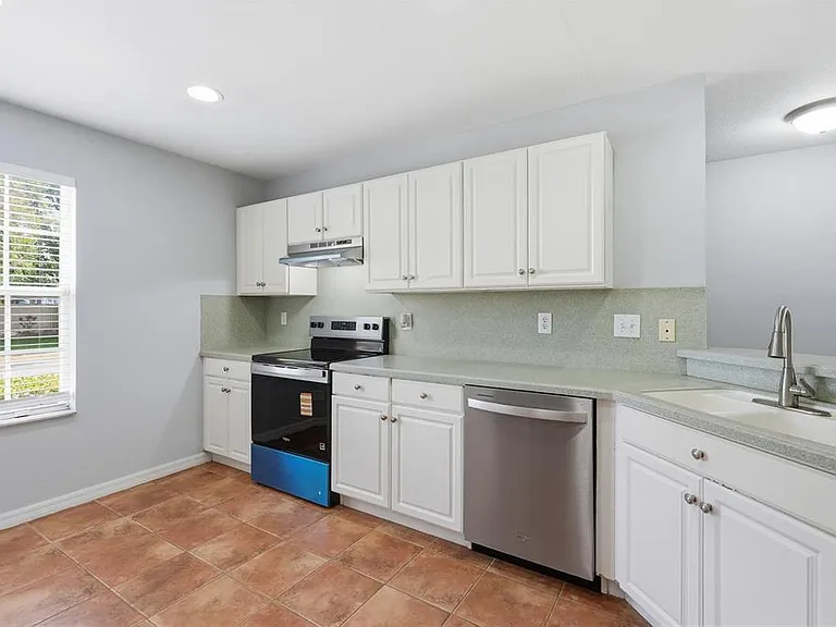 2505 Harn Blvd #1 — Photo 5