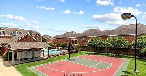 3 bed, 1382 sqft, $700 — Photo 4