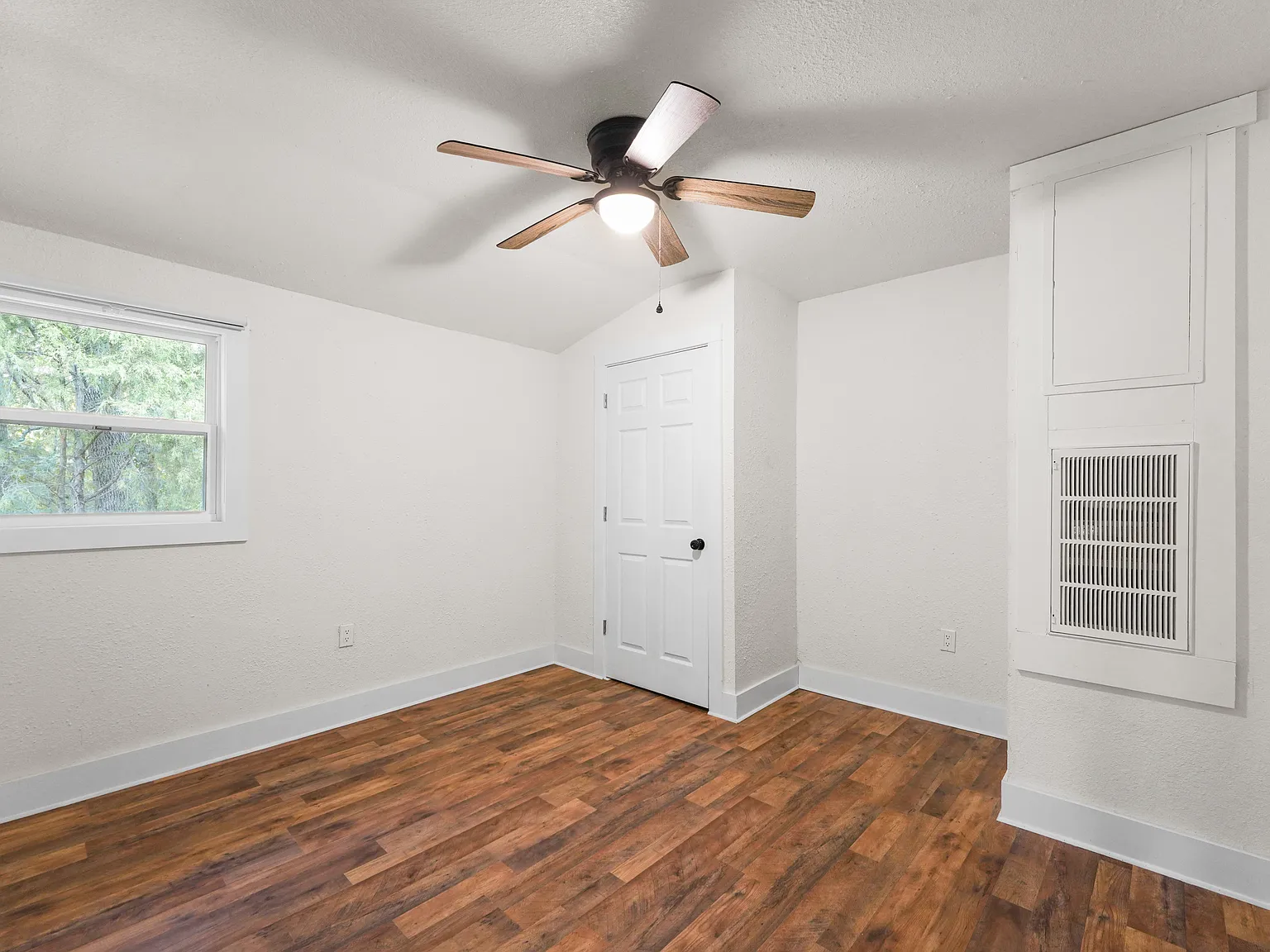 2 bed, 760 sqft, $1,650 — Photo 4