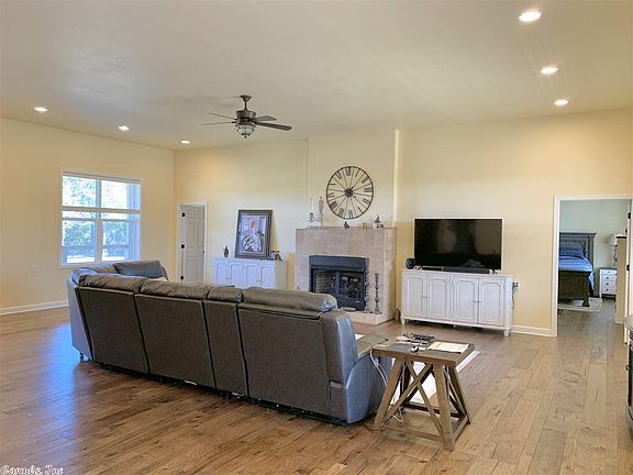 2nd image of 91 Sage Meadows Ln