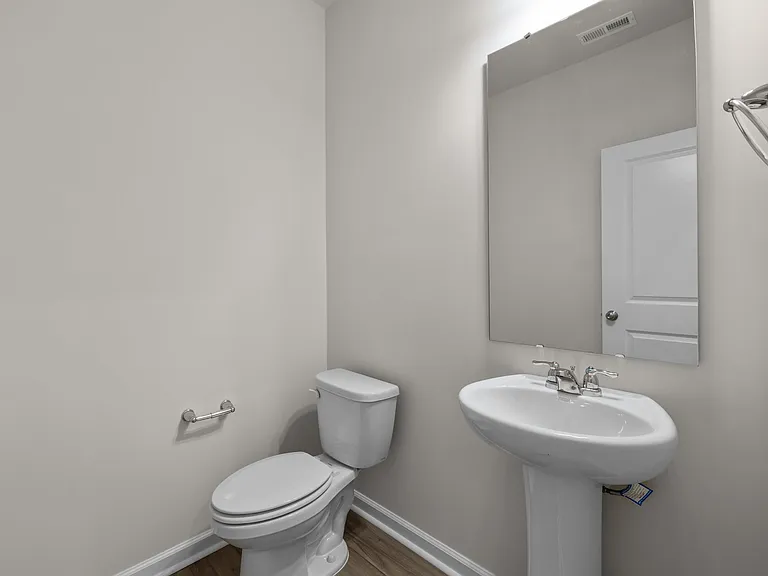 5615 Edessa Ave — Photo 10