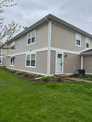 1st image of 325 Somerset Ln #325