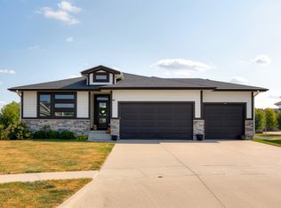 8830 Norway Dr, West Des Moines, IA 50266