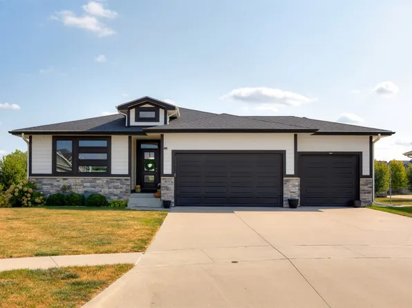 8830 Norway Dr, West Des Moines, IA 50266
