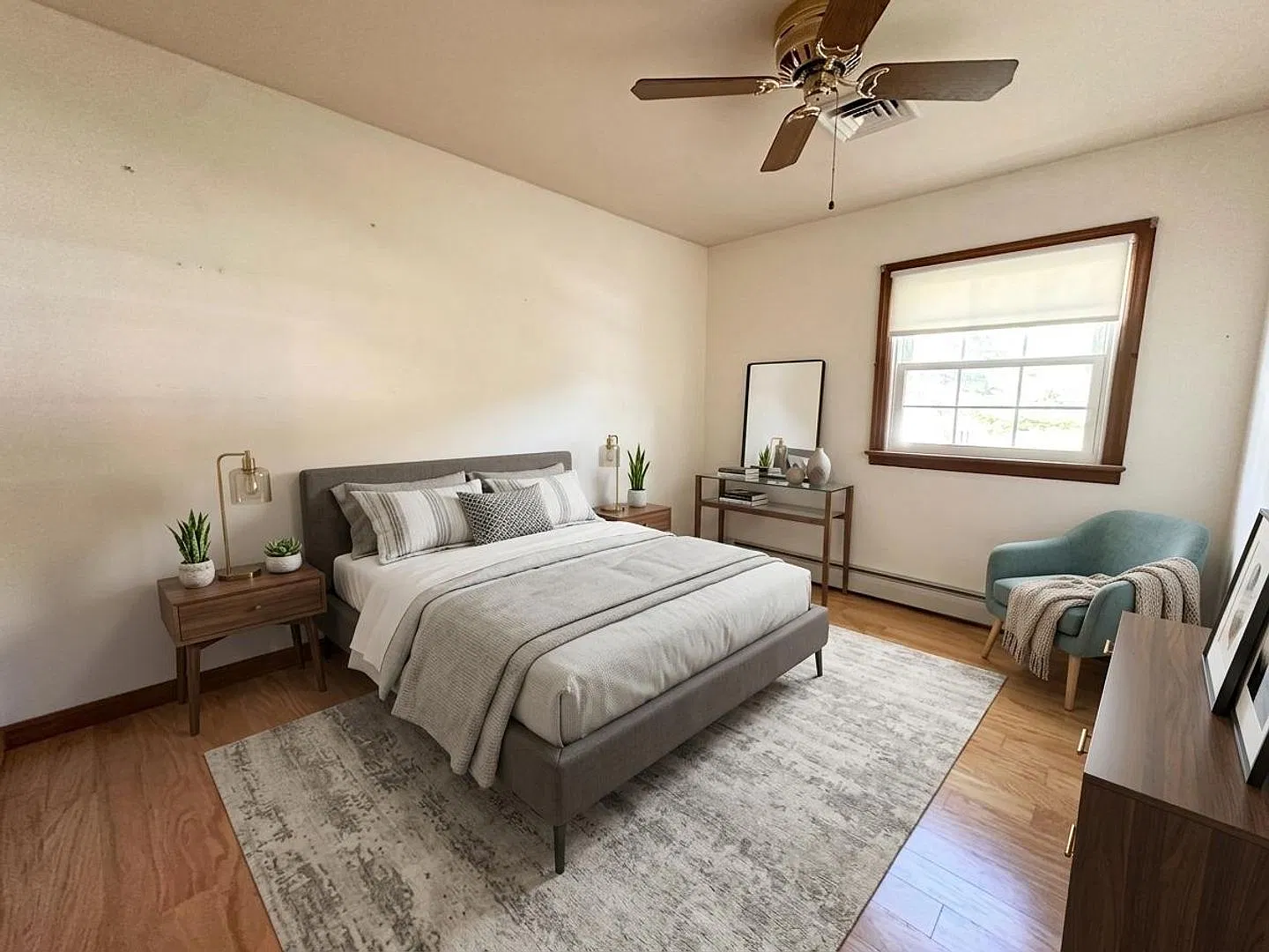 2 Bedroom Single Family Home in Lebanon! — Photo 4