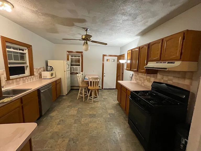 44 Maple St #1 — Photo 1