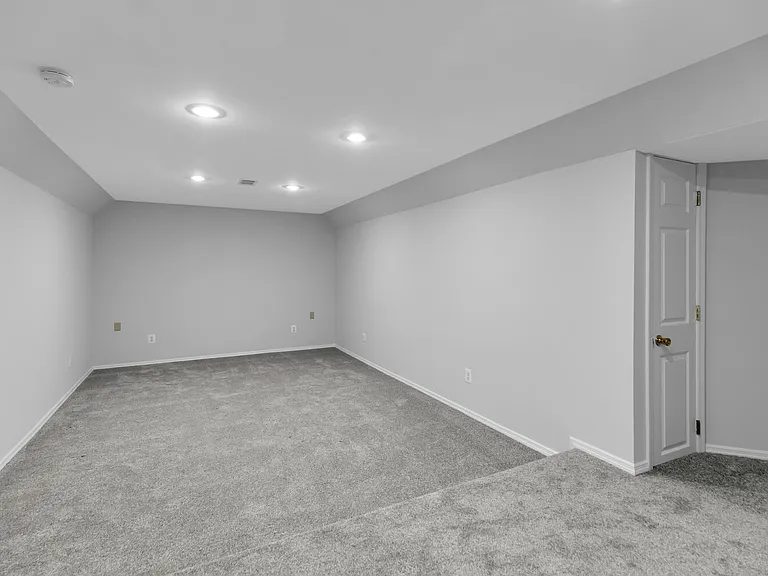 7 Patriot Hill Dr — Photo 40
