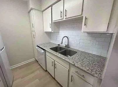 3 bed, 2.0 bath, 1274 sqft, $1,695 — Photo 2
