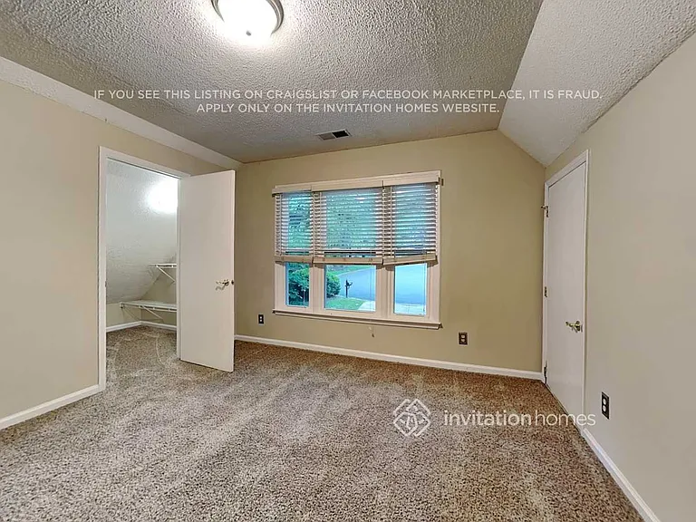6926 Wolf Run Dr — Photo 15