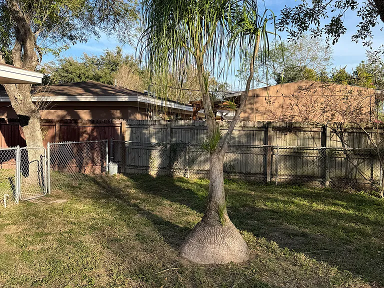 619 Highland Ave — Photo 9