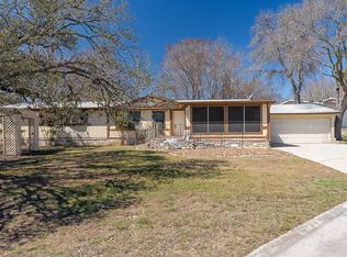 401 Stone Oak St, Ingram, TX 78025
