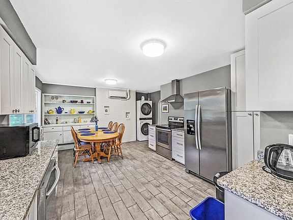 5th image of 3519 E Pineview Dr