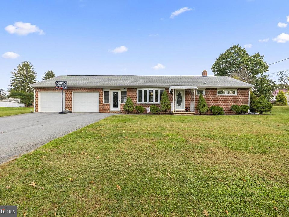 1st image of 3 Della Ln