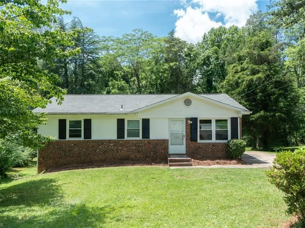 523 Kyle Rd, Winston Salem, NC 27104