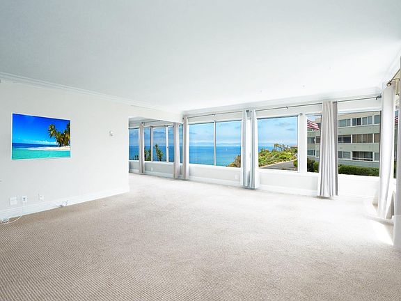 3rd image of 639 Paseo De La Playa Unit 302