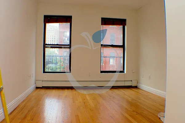 Rented by HOME RESIDENTIAL LLC | media 33