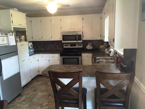 5th image of 131 Ashwood Pl