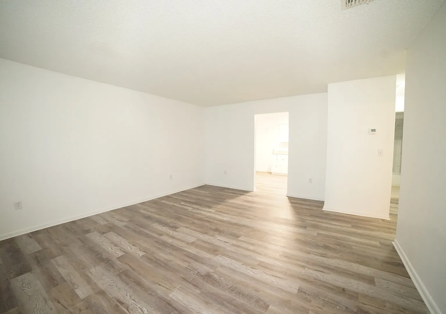 3307 Pershing St — Photo 2