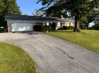 1136 Lexington Rd, Manheim, PA 17545