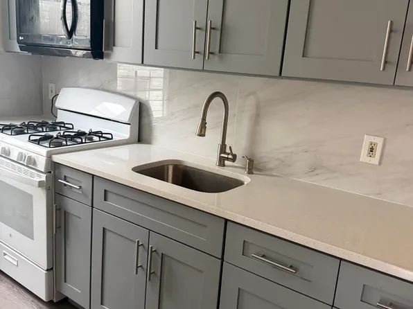 (undisclosed Address), Hollis, NY 11423