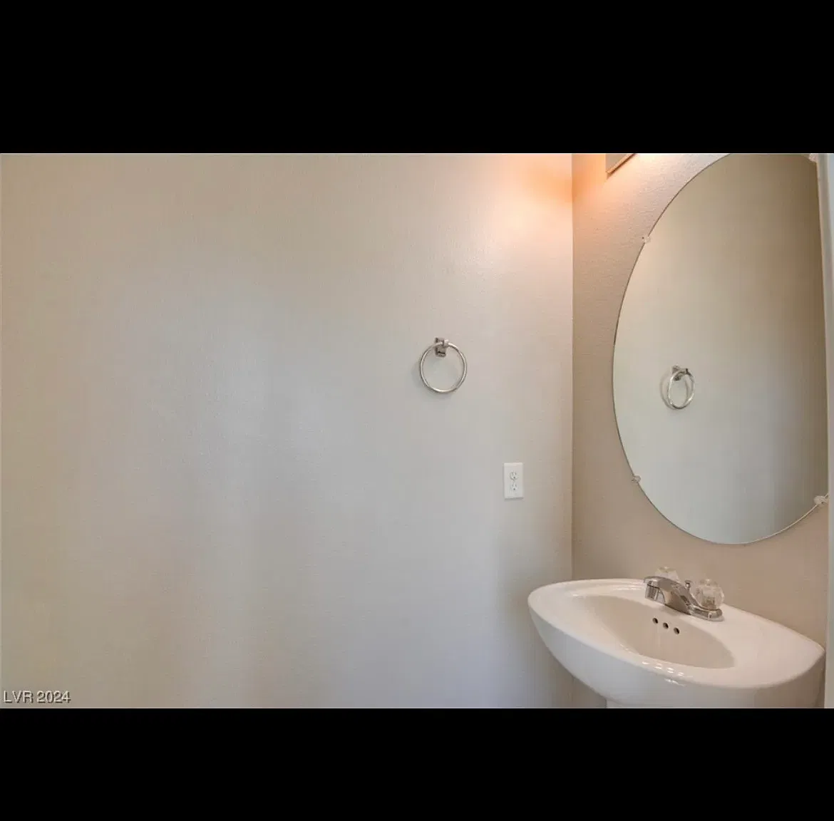4 bed, 3.5 bath, 1874 sqft, $3,000 — Photo 3