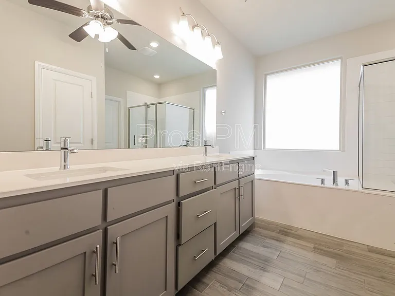 1121 Knightsbridge Rd — Photo 10