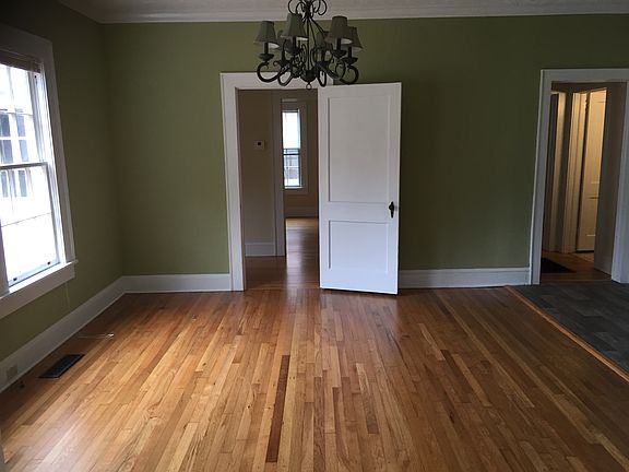 3rd image of 30 Terracedale Ct