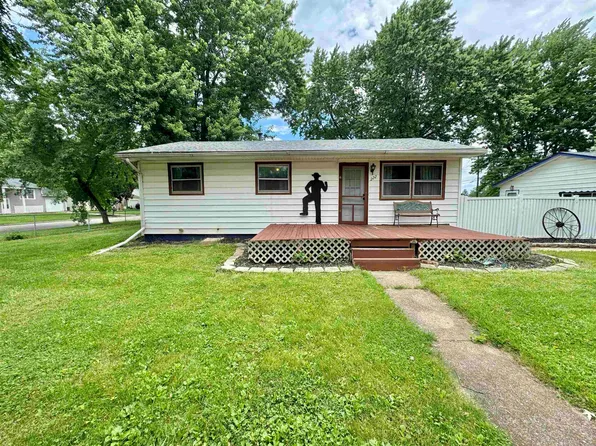 222 Liberty Blvd, Machesney Park, IL 61115