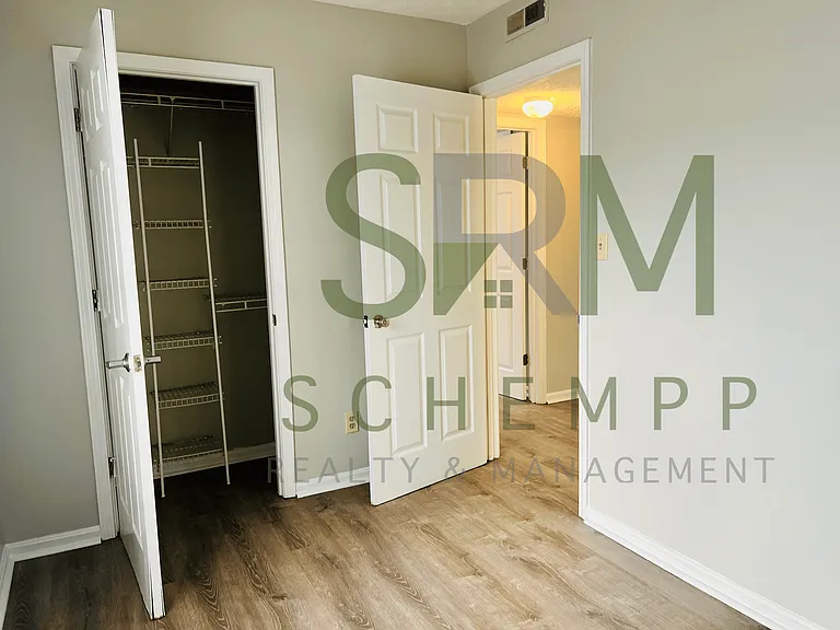 200 N 18th St #4 — Photo 9