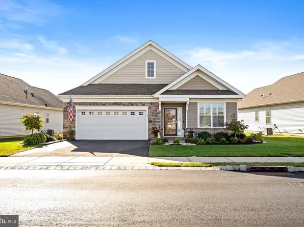 27 Beach Dr, Eastampton, NJ 08060