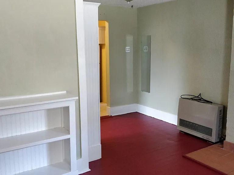 1011B N Corona St — Photo 2
