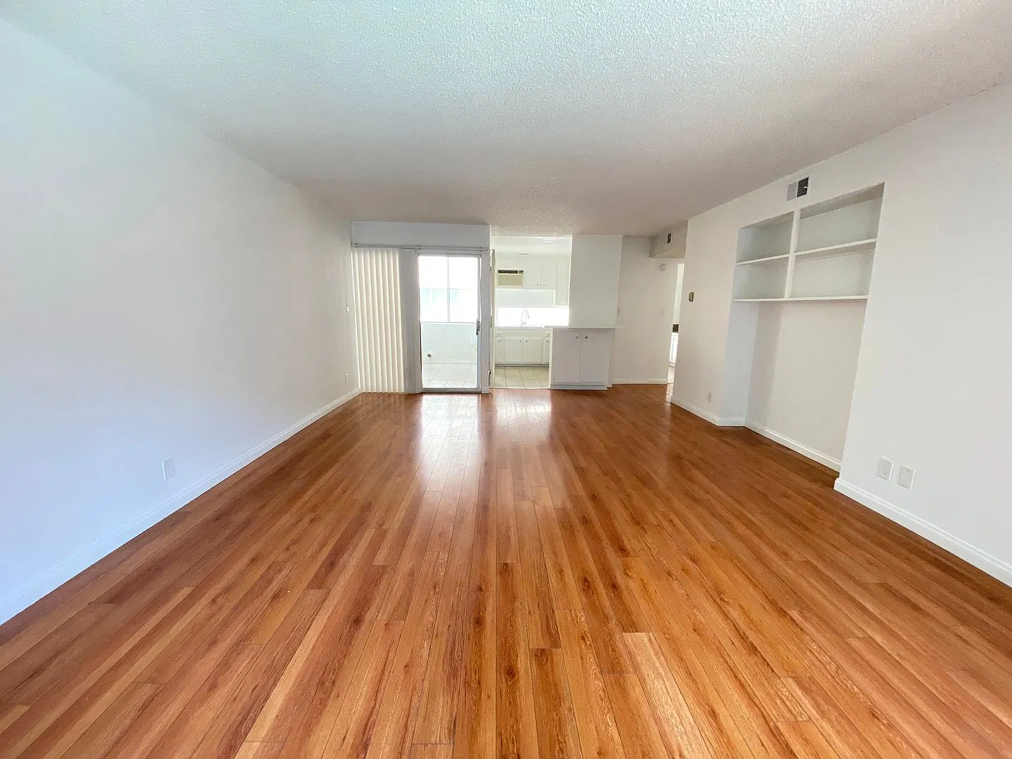 511 N Kenmore — Photo 3