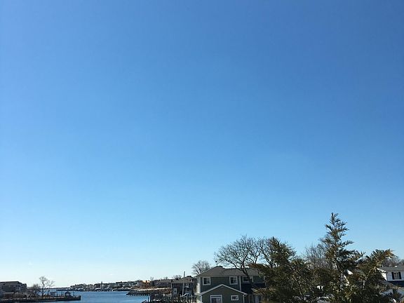4th image of 48 Riverdale Ave