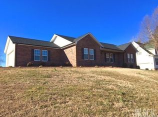 6219 Mountainside Dr, Hickory, NC 28601