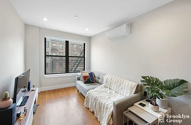 Rented by Brooklyn Group | media 4