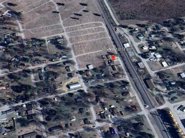 105 NW 1st St, Corning, AR 72422