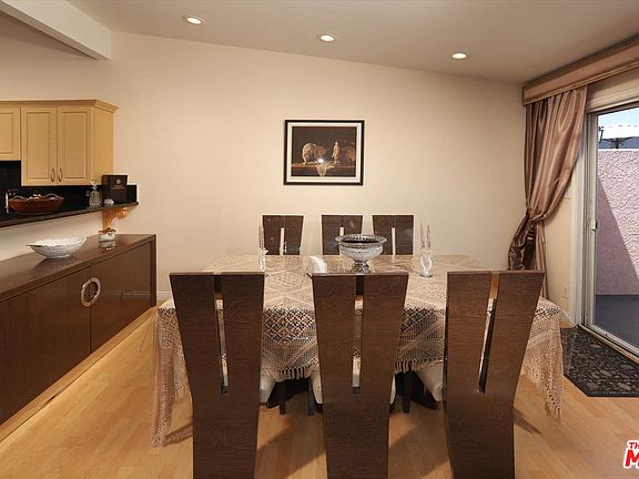5th image of 7924 Woodman Ave Unit 27