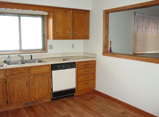 580 Donegal Cir, Shoreview, MN 55126