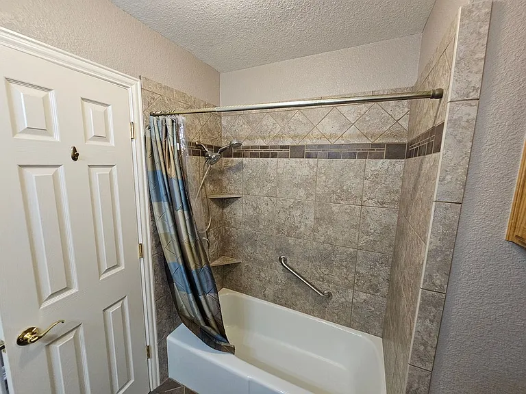 405 Atkerson Ln — Photo 18