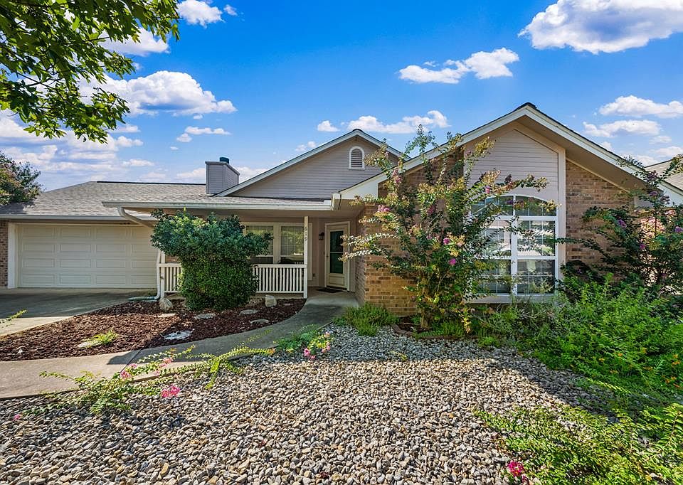 1st image of 619 Oak Valley Dr