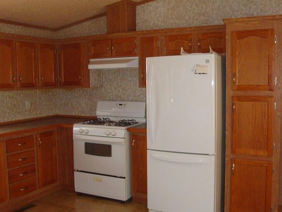 4th image of 422 Yorkshire Ln