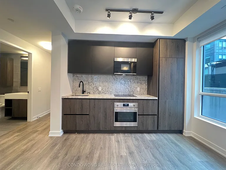 108 Peter St #816 — Photo 2