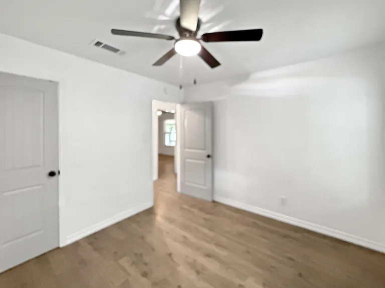 1211 Comay St — Photo 9