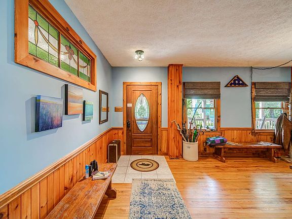 3rd image of 178 Calen Dr